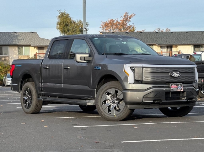 2025 Ford F-150 Lightning LARIAT
