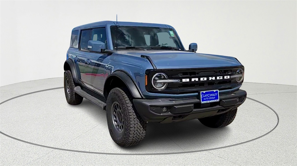 2025 Ford Bronco 4-Door Outer Banks's photo
