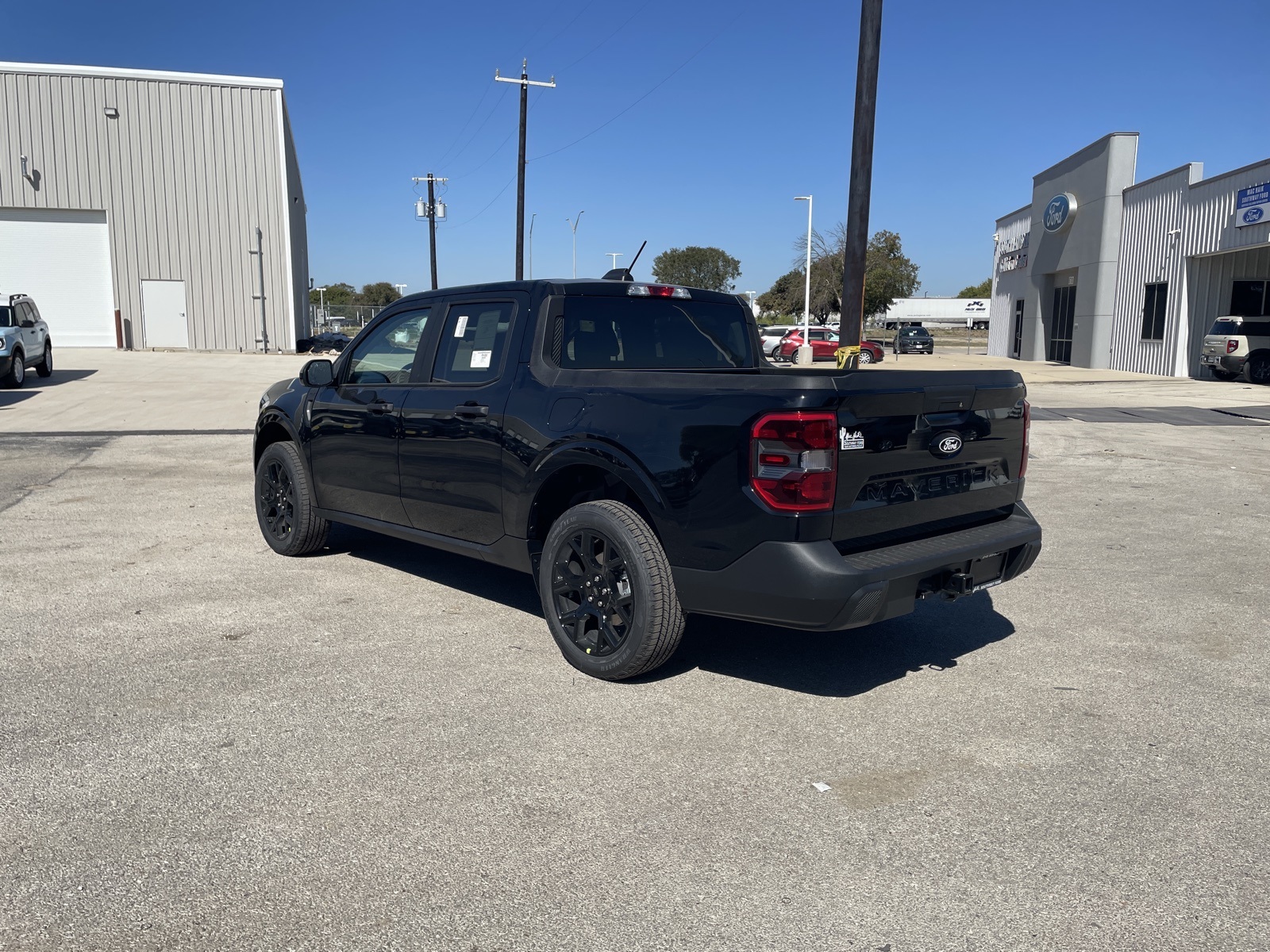 2025 Ford Maverick XLT photo 3