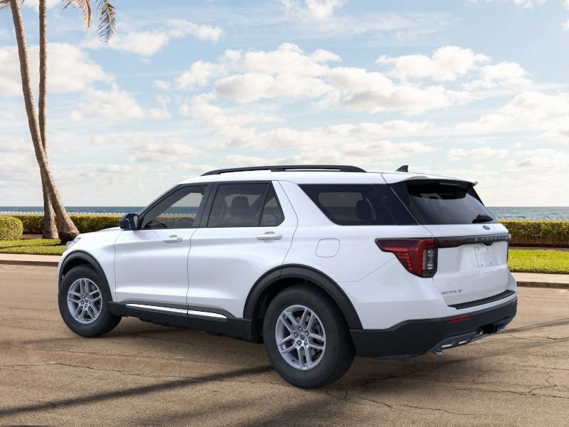 2025 Ford Explorer photo 2