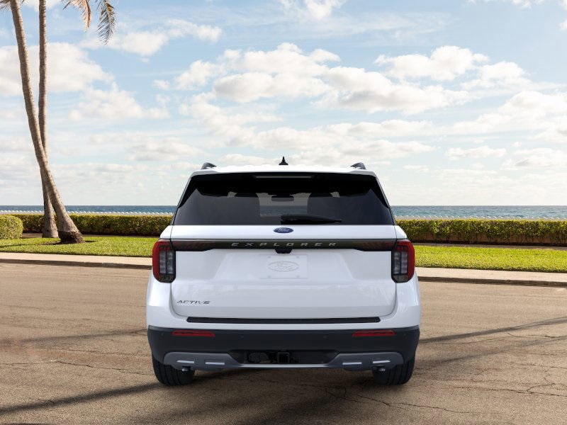 2025 Ford Explorer photo 3