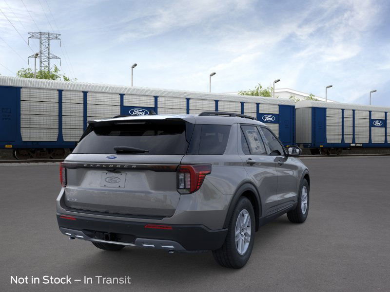 2026 Ford Explorer photo 4