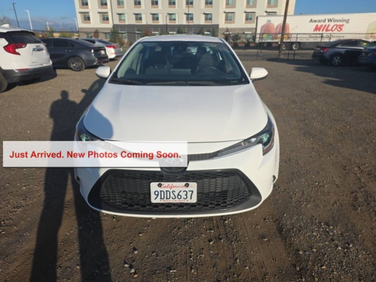 Used 2022 Toyota Corolla LE with VIN 5YFEPMAE6NP378890 for sale in Northfield, Minnesota