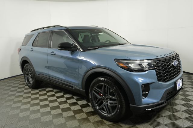2026 Ford Explorer ST-LINE's photo