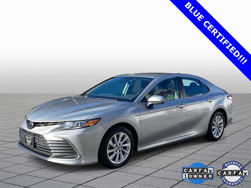 2023 Toyota Camry LE photo 2