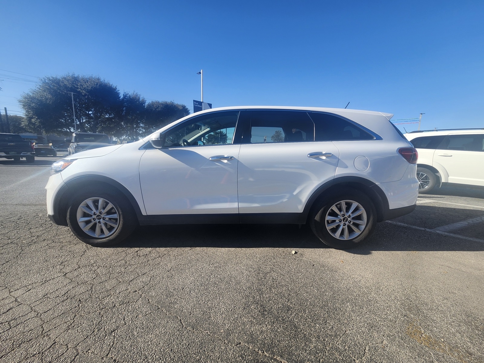 2020 Kia Sorento LX photo 3