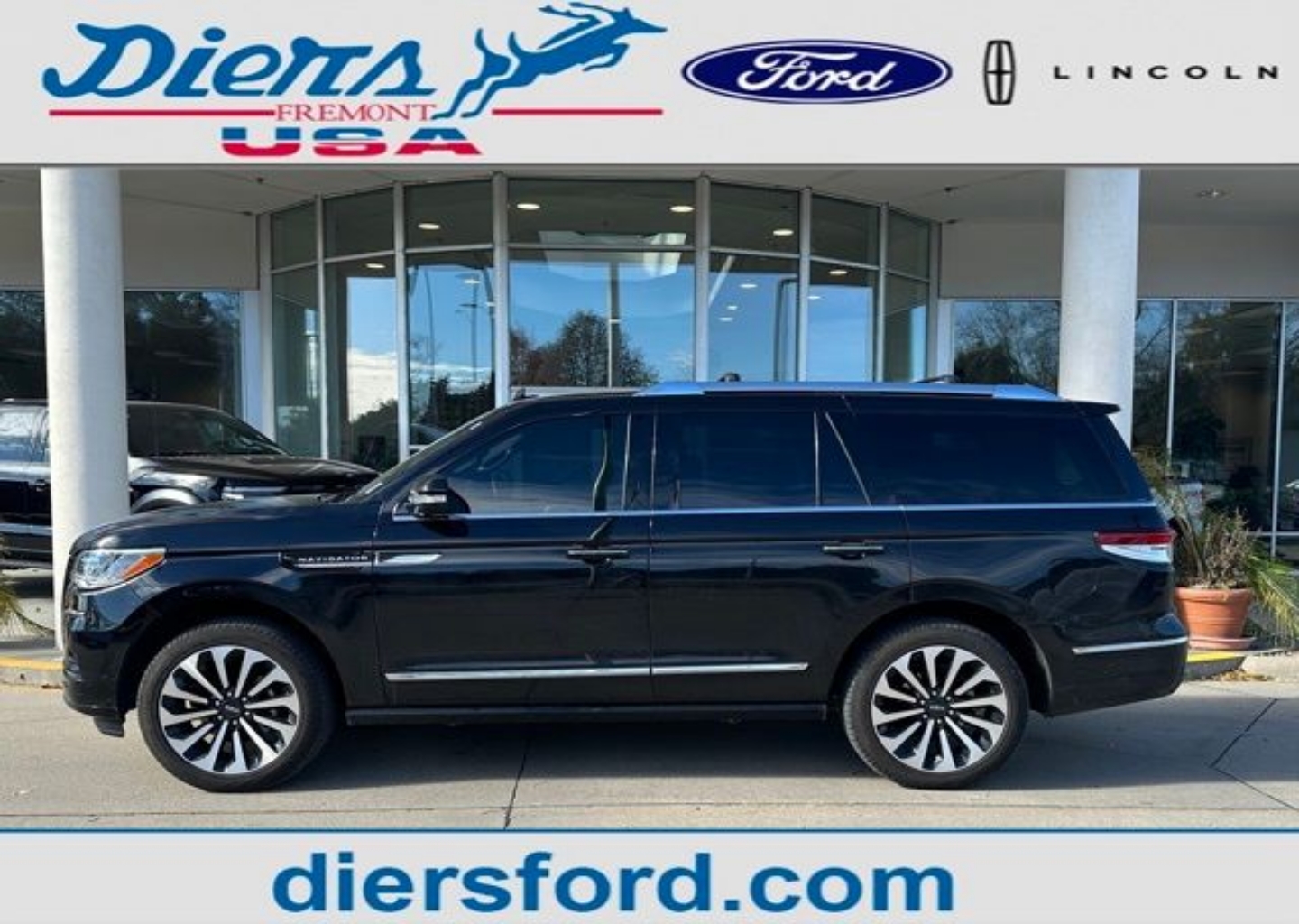 2024 Lincoln Navigator Reserve's photo