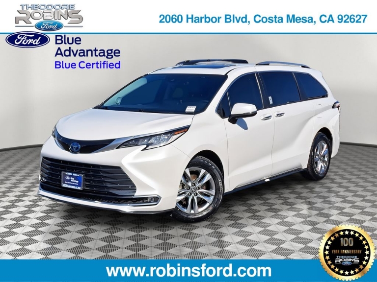 2023 Toyota Sienna Limited