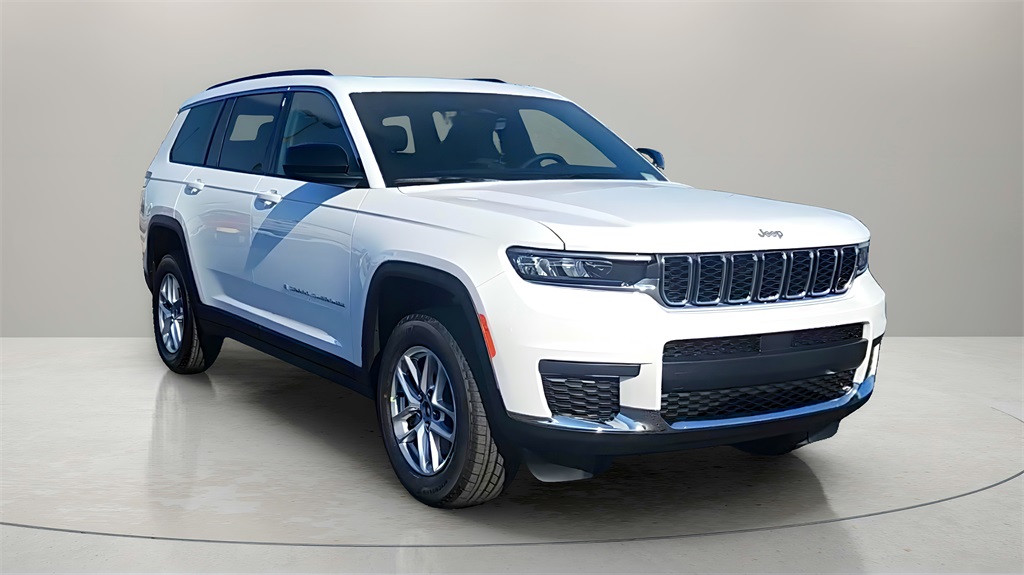 2025 Jeep Grand Cherokee L Laredo's photo