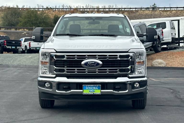 2026 Ford Super Duty F-350 DRW XL