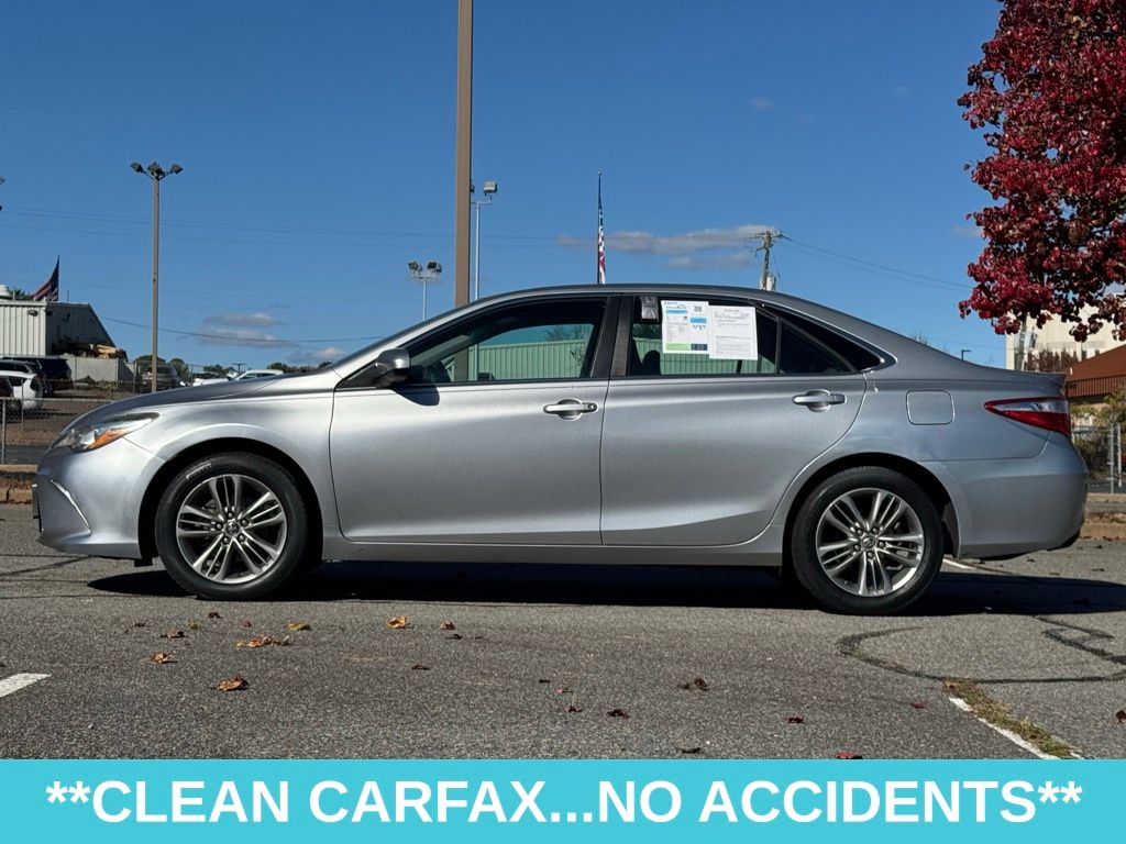 2017 Toyota Camry XLE XSE photo 2