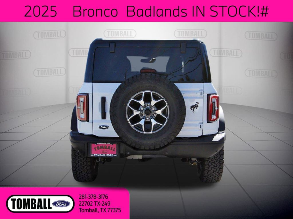 2025 Ford Bronco Badlands photo 2