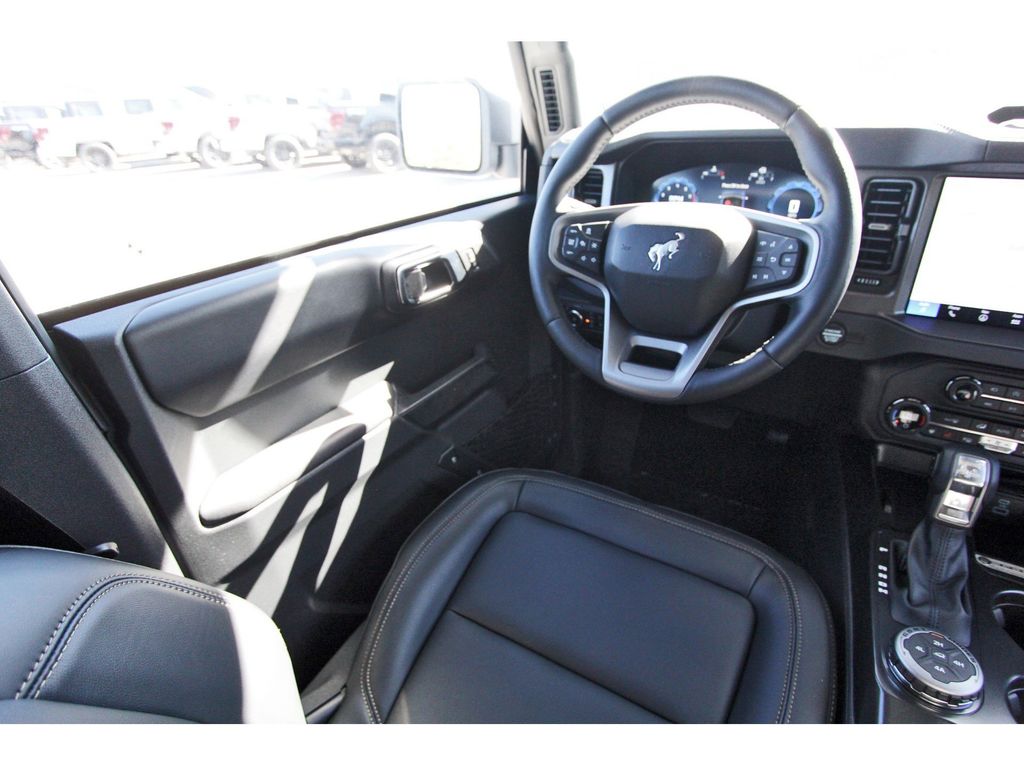 2025 Ford Bronco Badlands photo 4