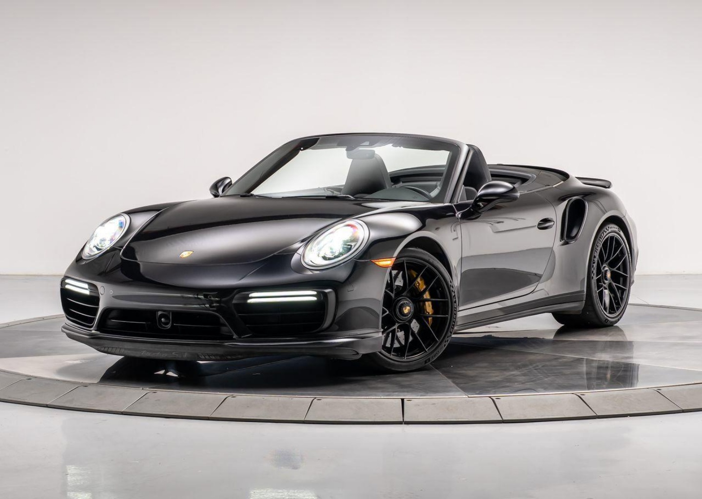 2019 Porsche 911 Turbo S's photo