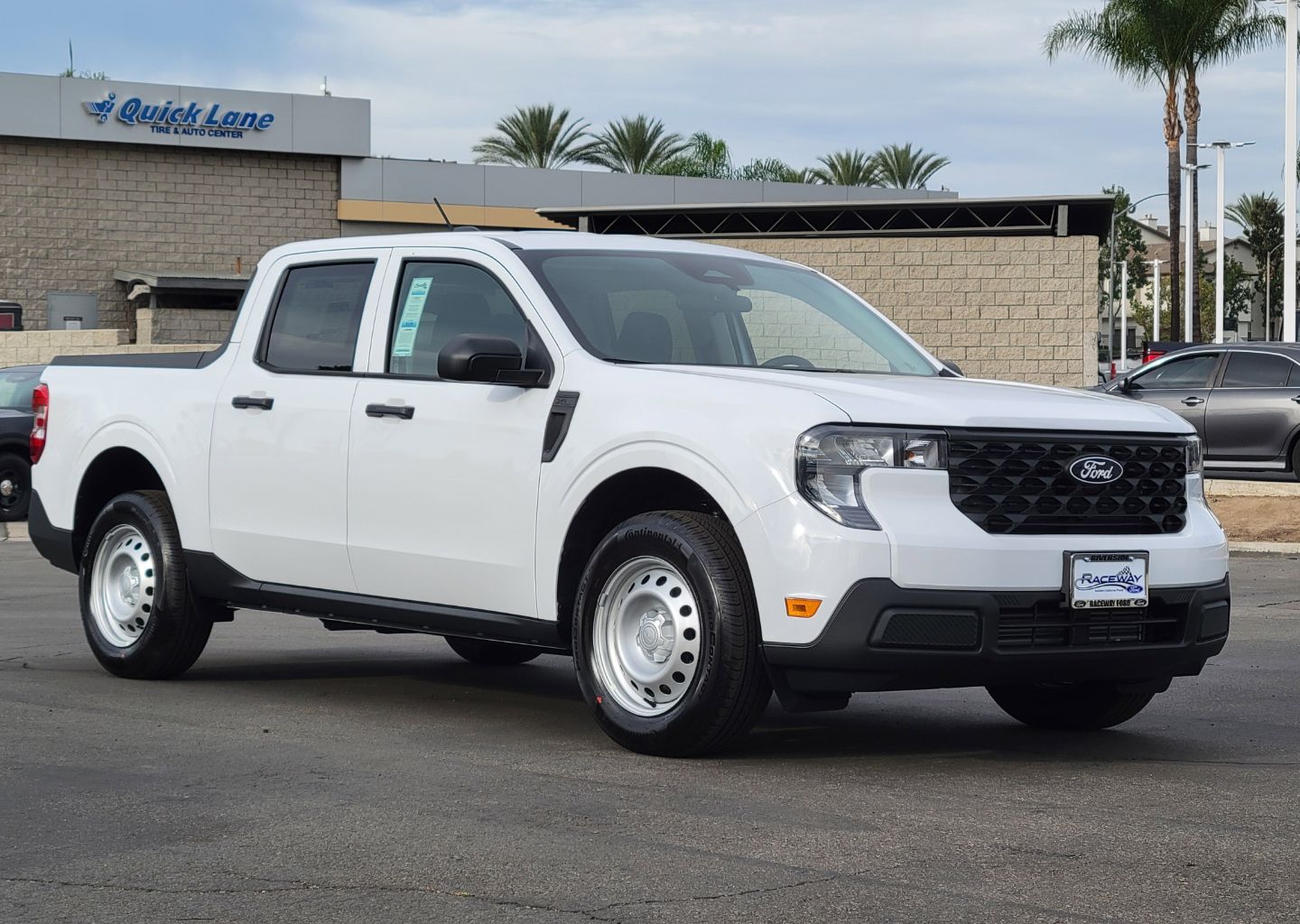 2025 Ford Maverick XL's photo