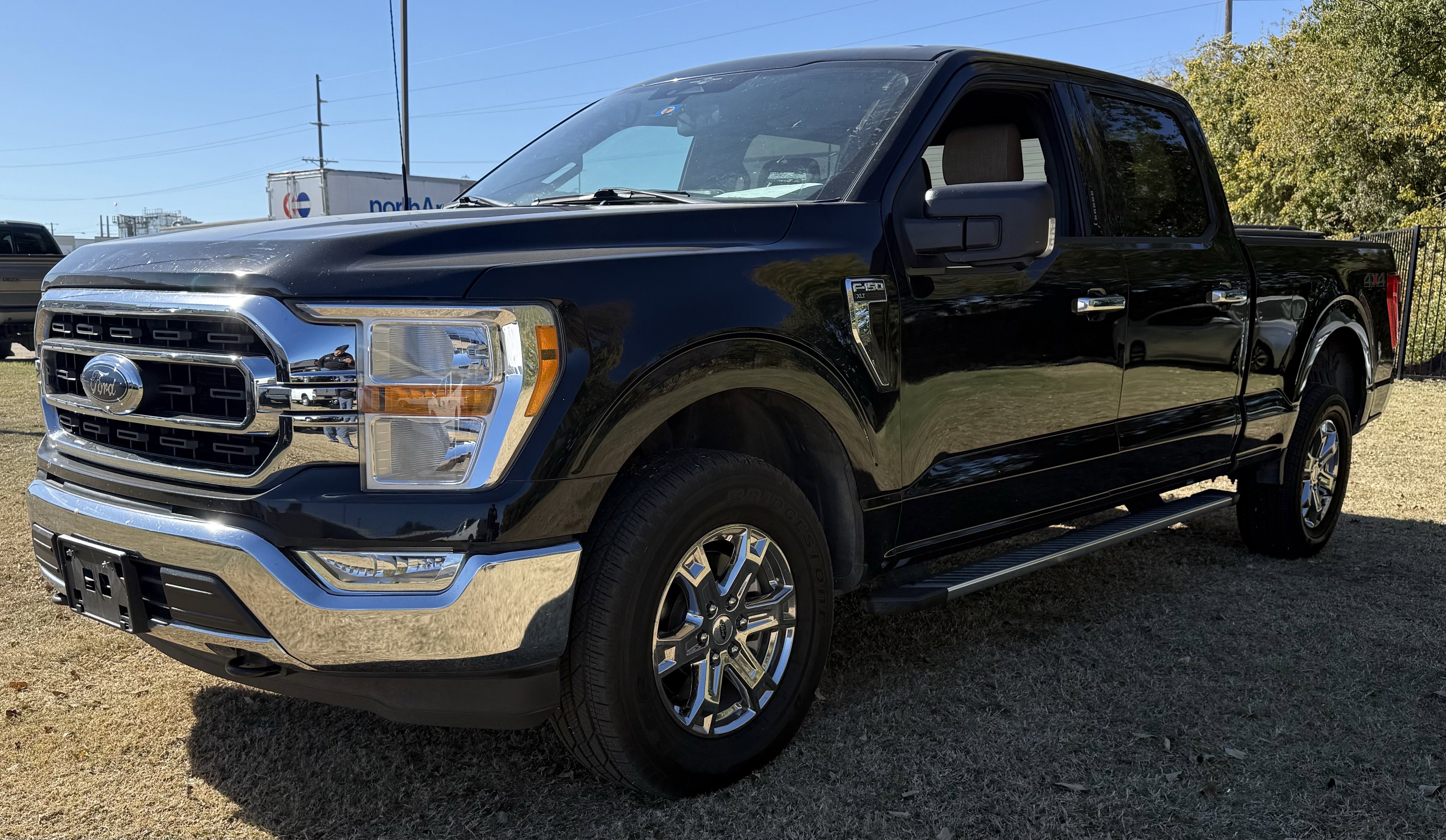 2023 Ford F-150 XLT photo 2