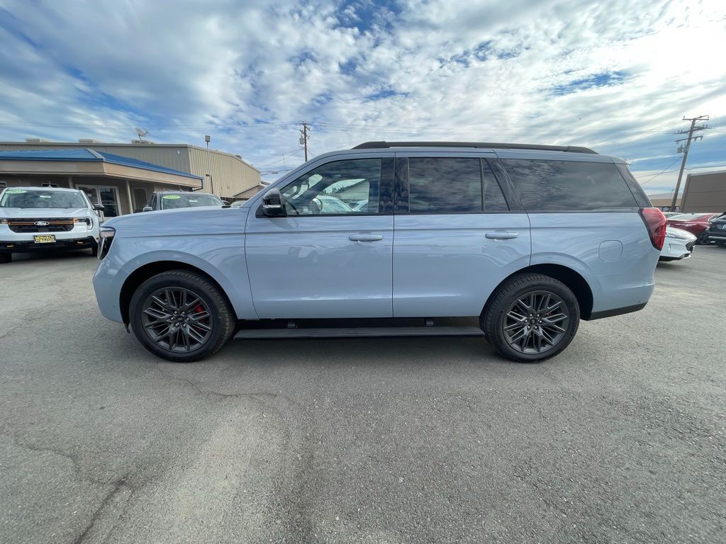 2025 Ford Expedition Platinum photo 2