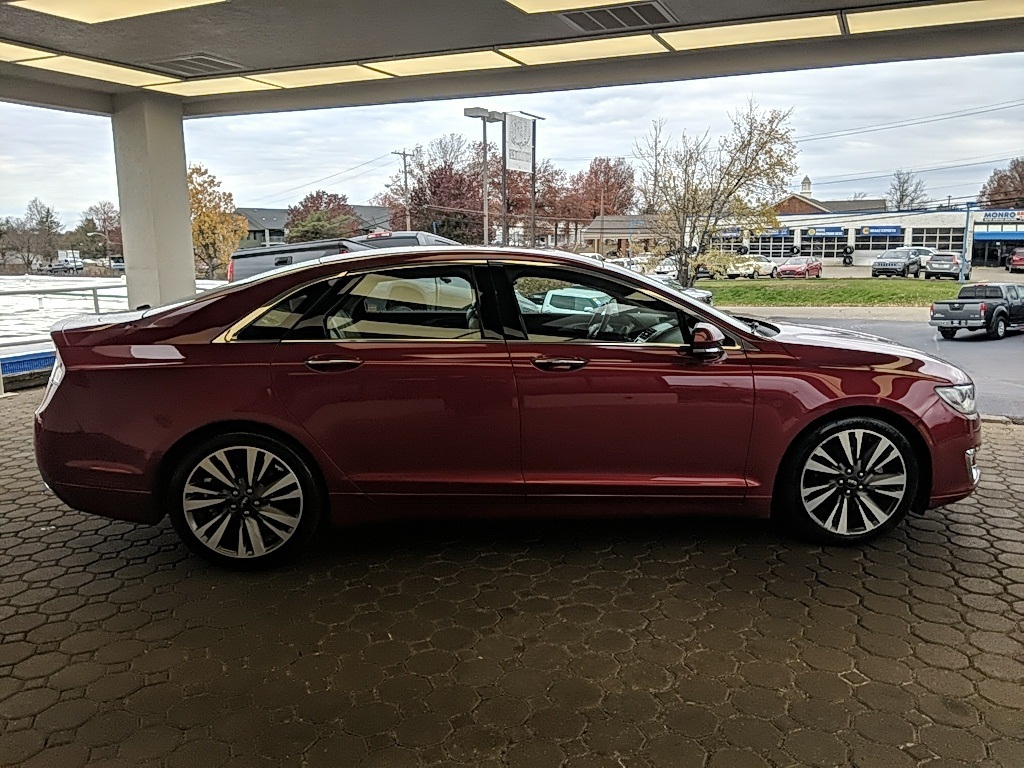 2017 Lincoln MKZ Select photo 2