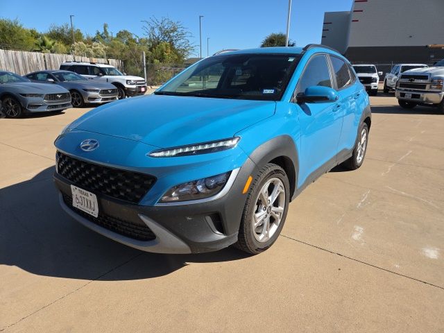 2022 Hyundai Kona SEL photo 2