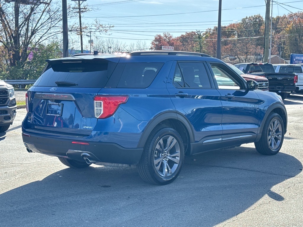 2023 Ford Explorer XLT Sport photo 3