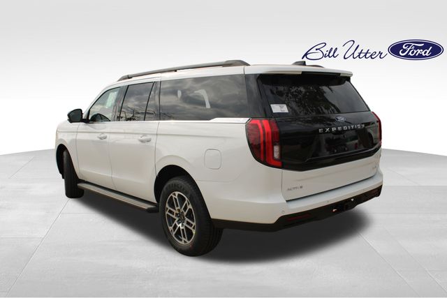 2025 Ford Expedition MAX photo 2