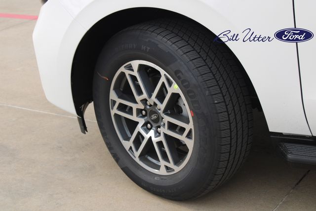 2025 Ford Expedition MAX photo 3