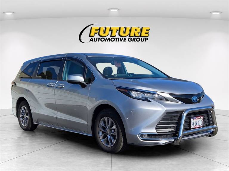 2022 Toyota Sienna XLE