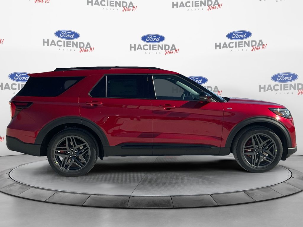 2026 Ford Explorer ST-Line photo 4