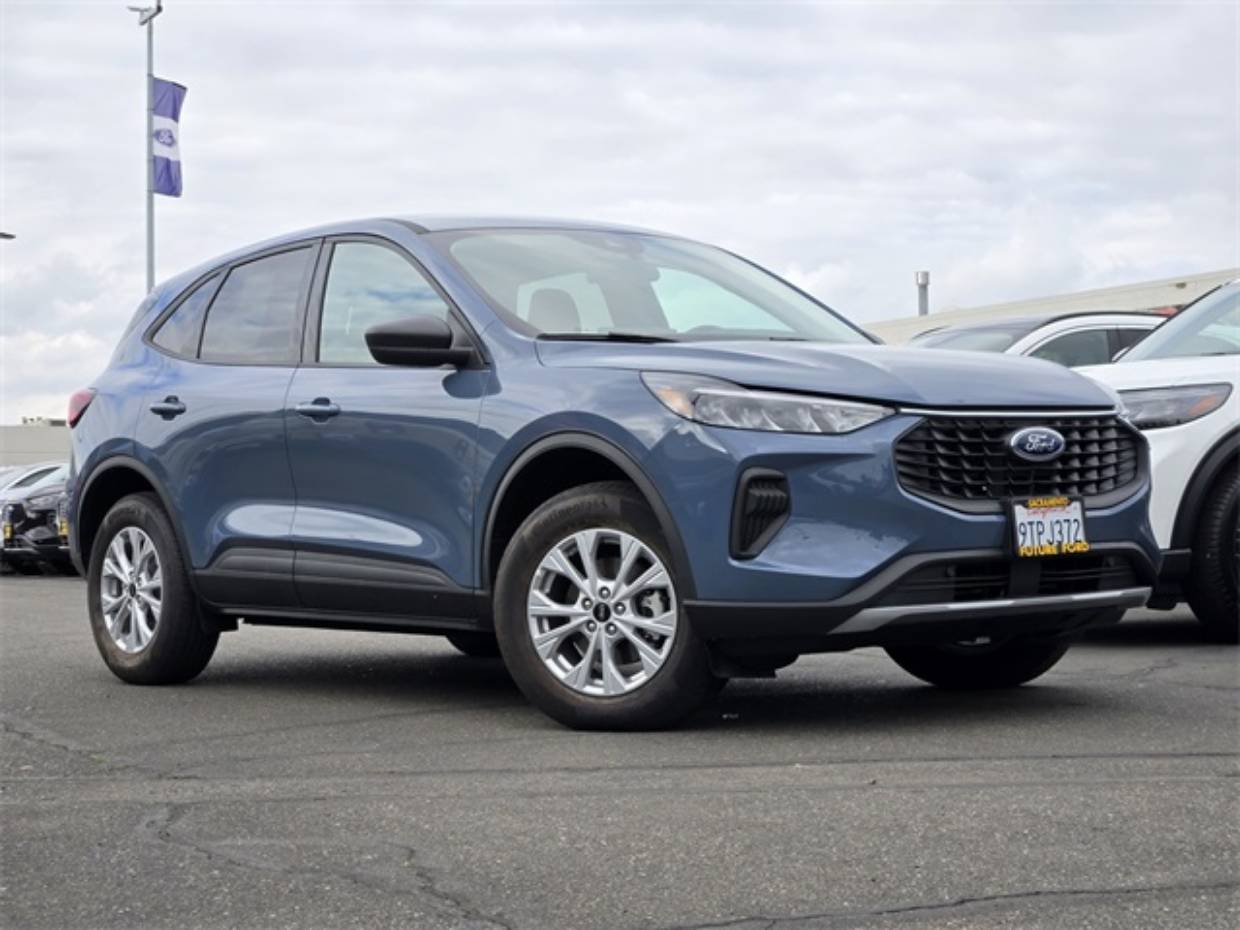 2025 Ford Escape Active's photo