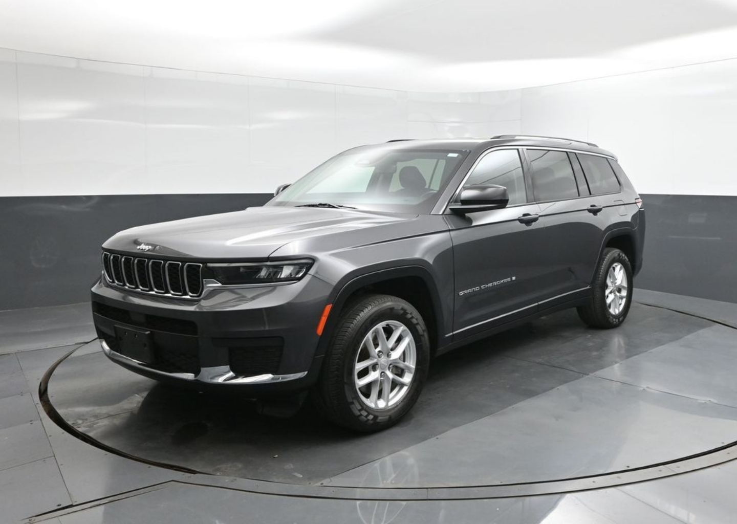 2021 Jeep Grand Cherokee L Laredo's photo