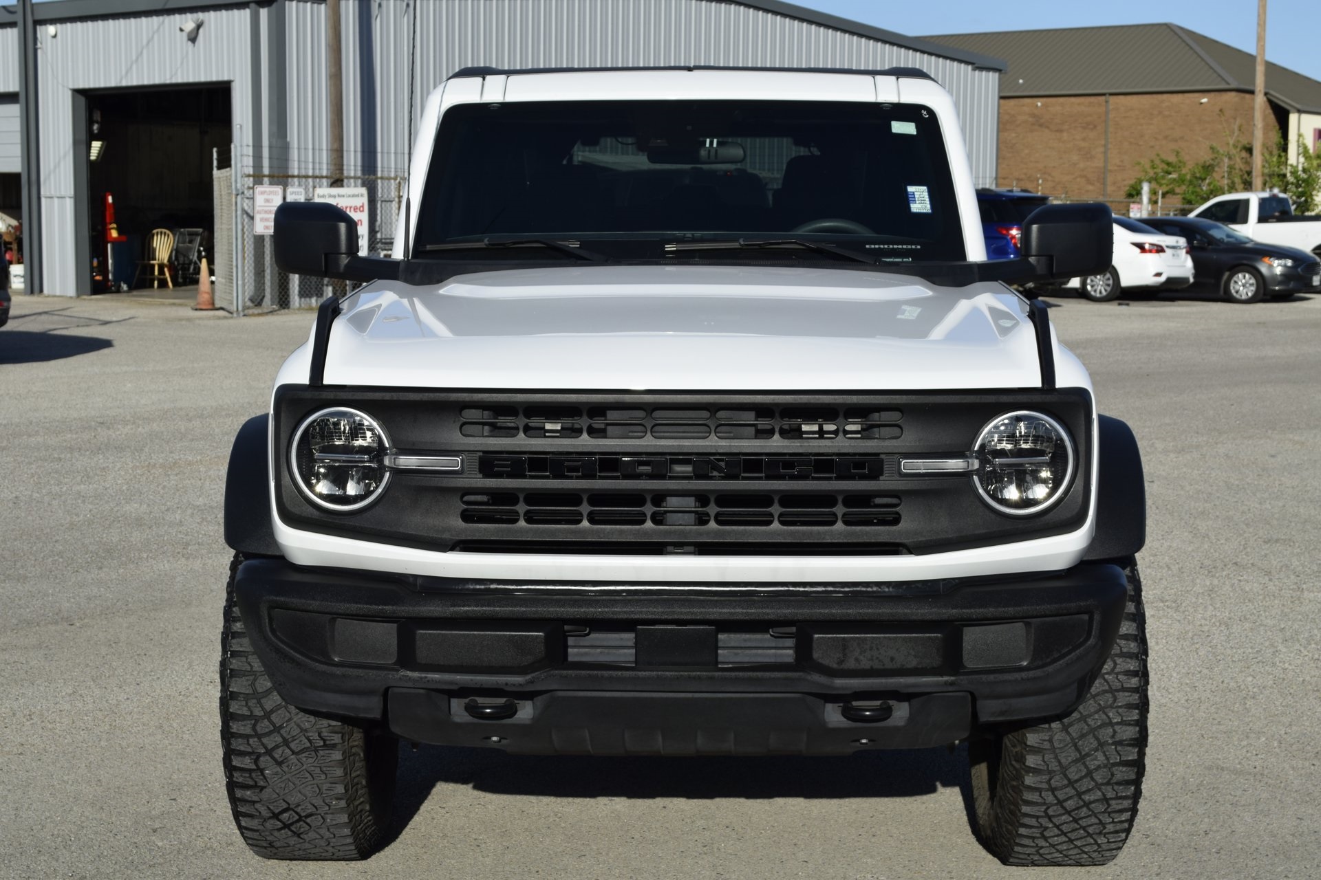 2023 Ford Bronco Base photo 2