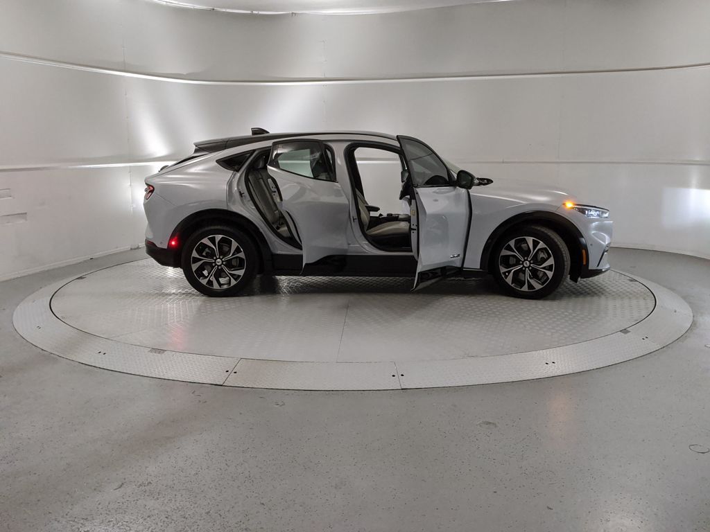 2023 Ford Mustang Mach-E Premium photo 4