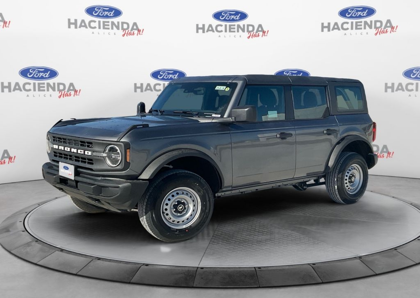 2025 Ford Bronco 4-Door Base's photo
