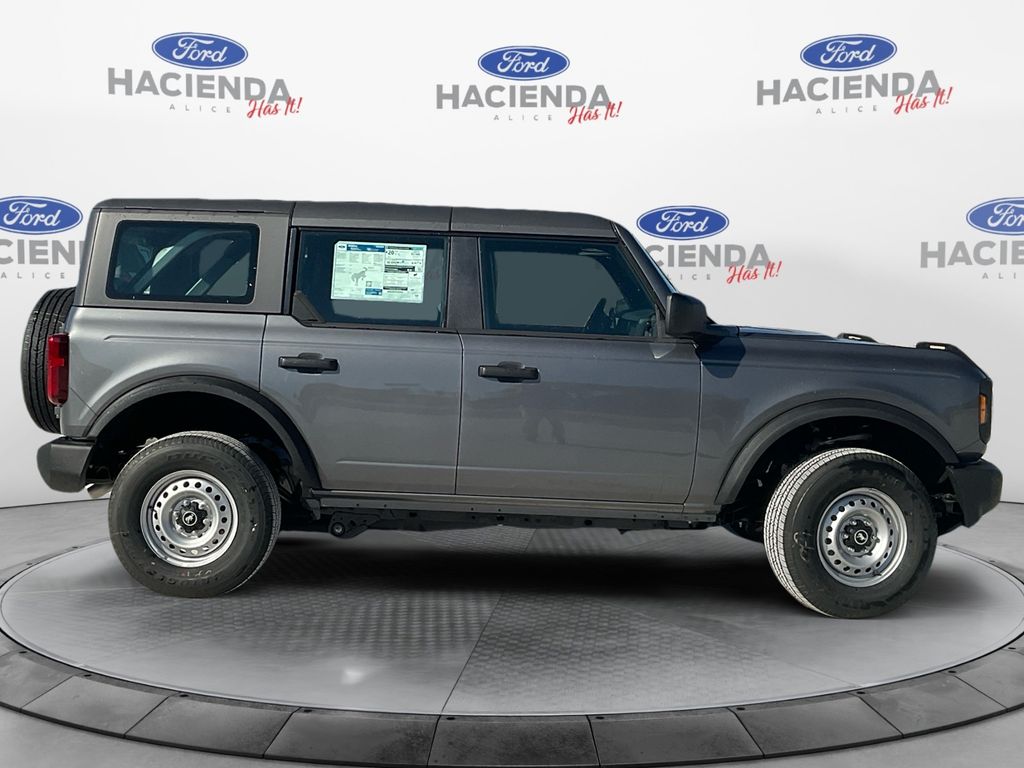 2025 Ford Bronco Base photo 4
