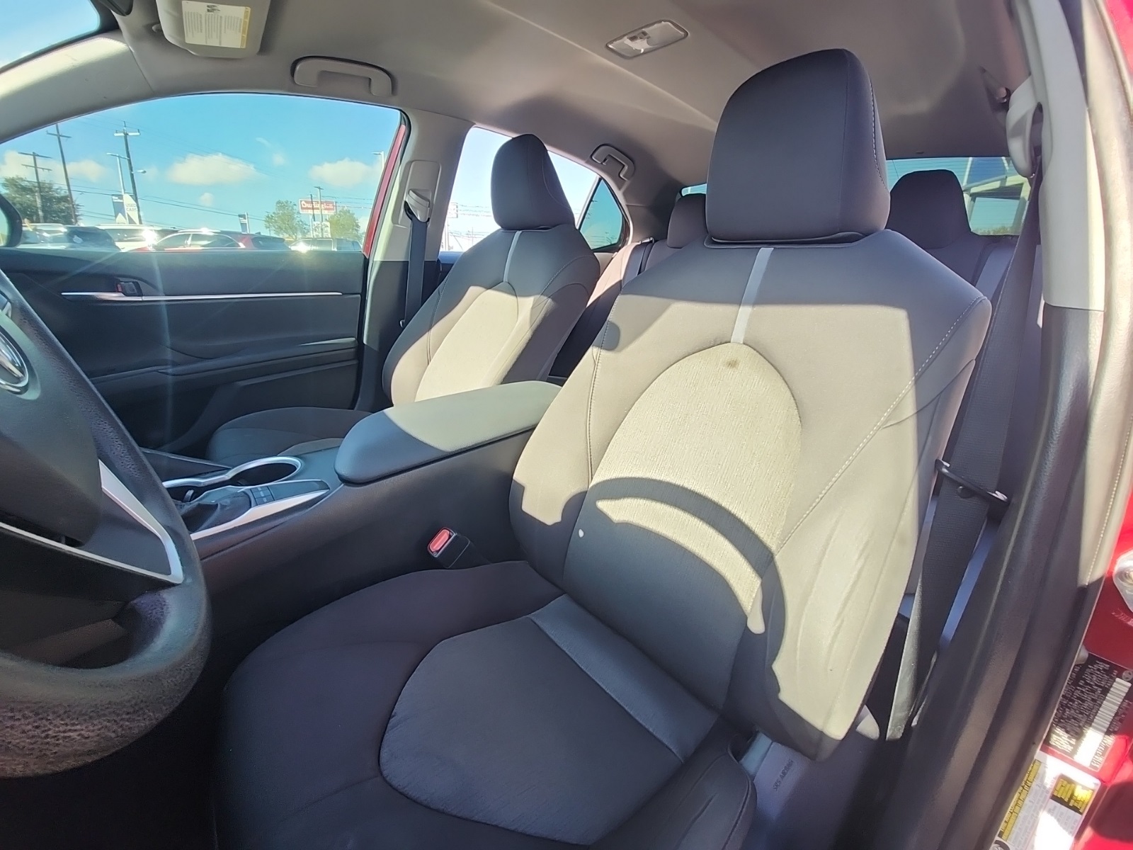 2022 Toyota Camry LE photo 3