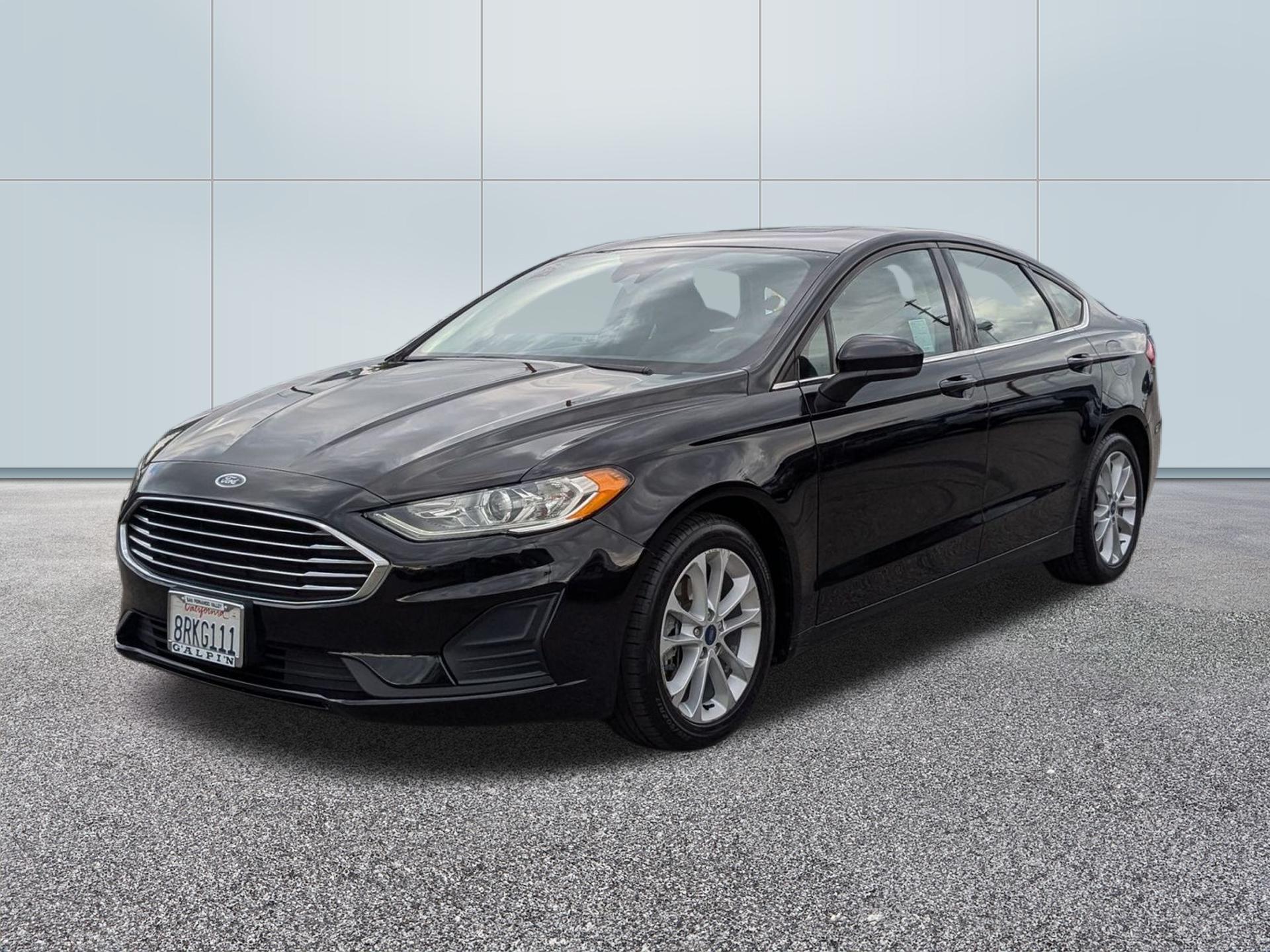 2020 Ford Fusion Hybrid SE photo 3