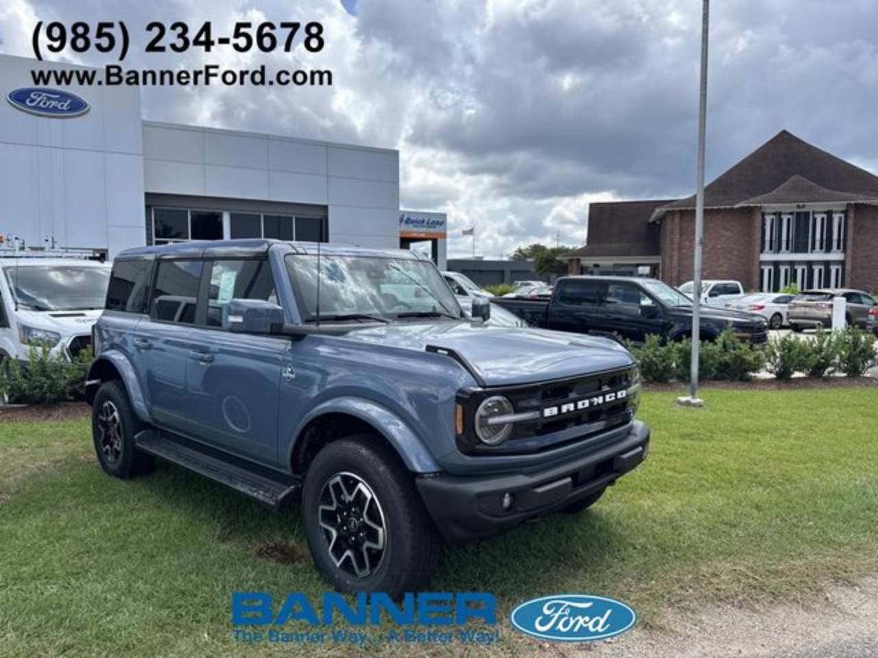 2025 Ford Bronco 4-Door Outer Banks's photo