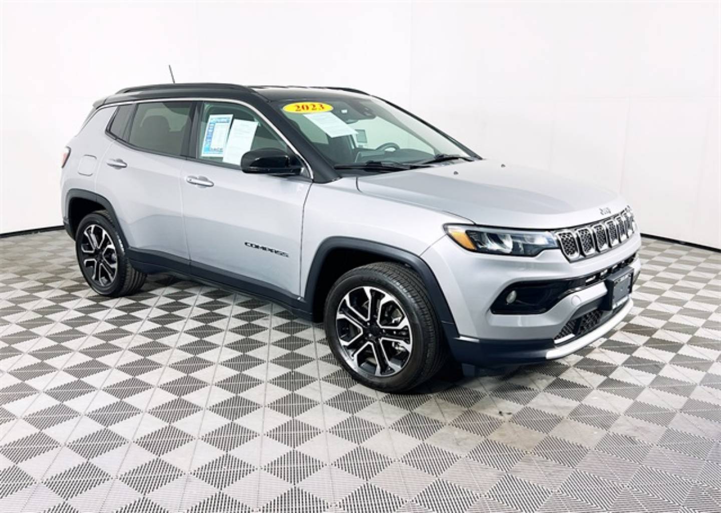 2023 Jeep Compass Limited's photo