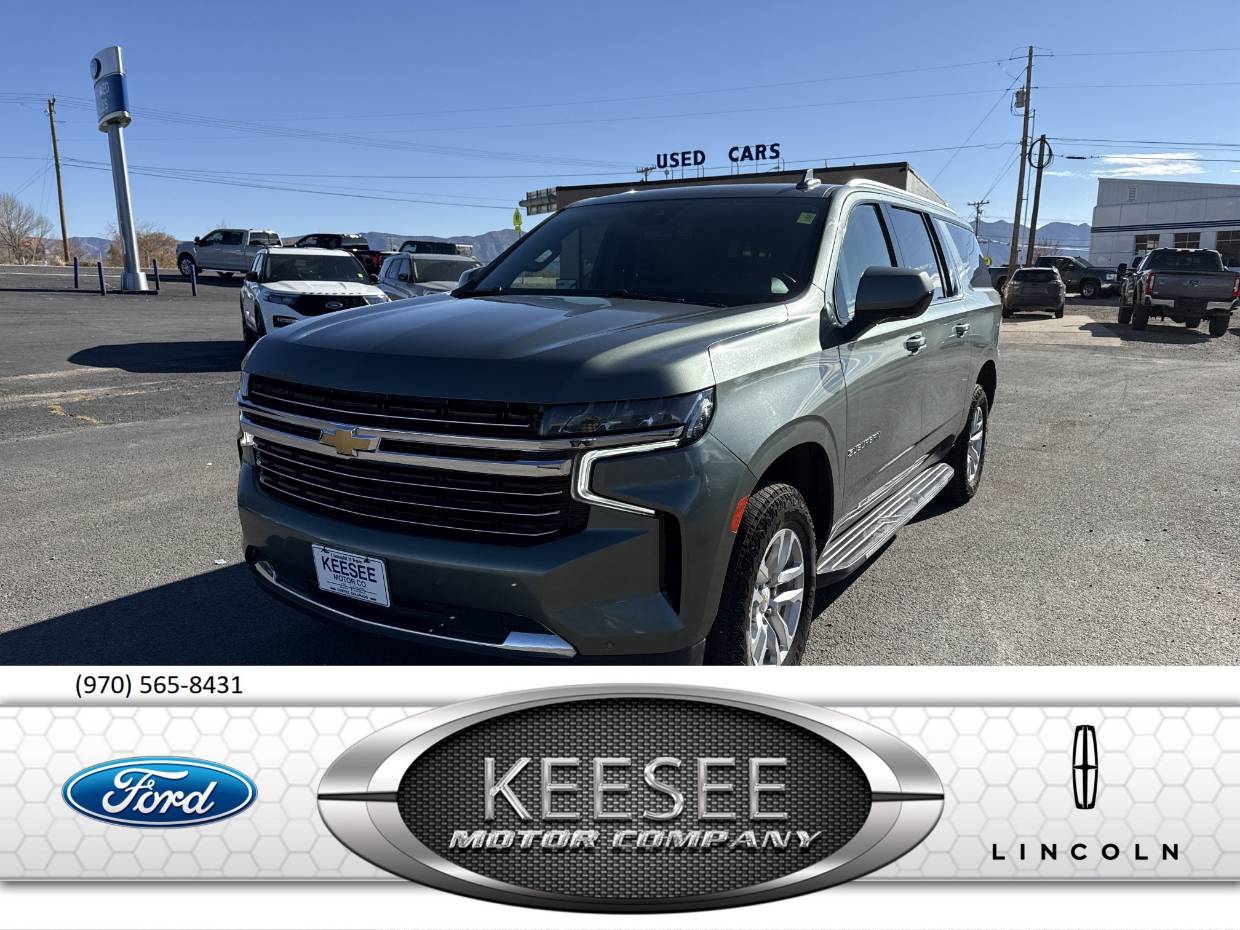 2023 Chevrolet Suburban LT's photo