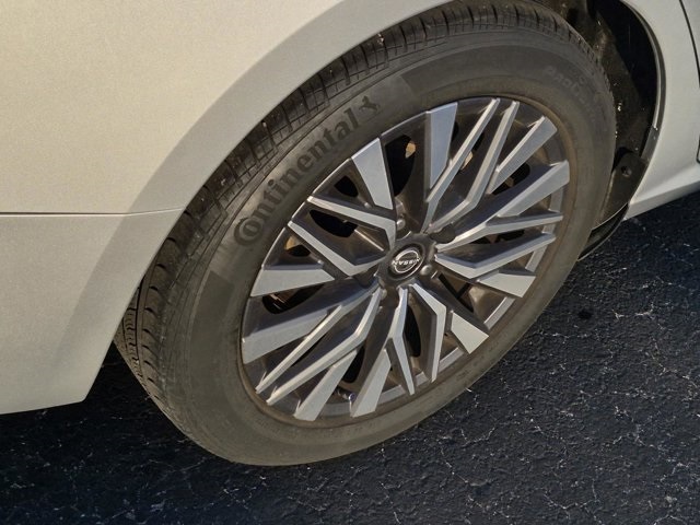 2023 Nissan Altima 2.5 SV photo 2