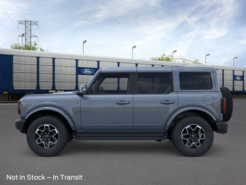 2025 Ford Bronco Outer Banks photo 2