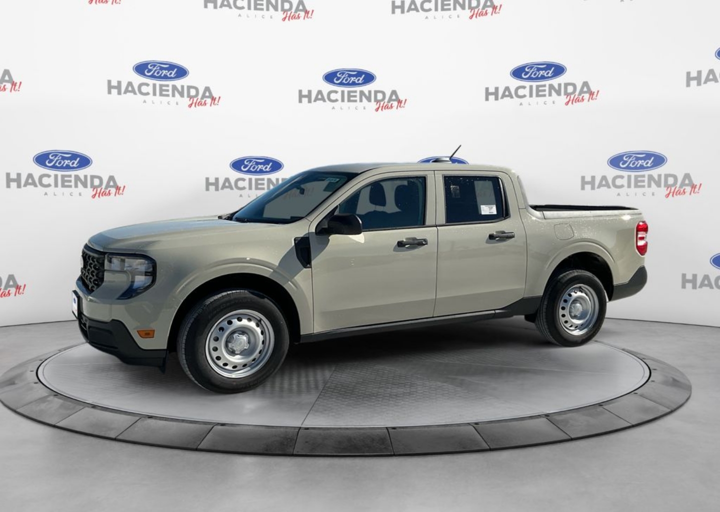 2025 Ford Maverick XL's photo