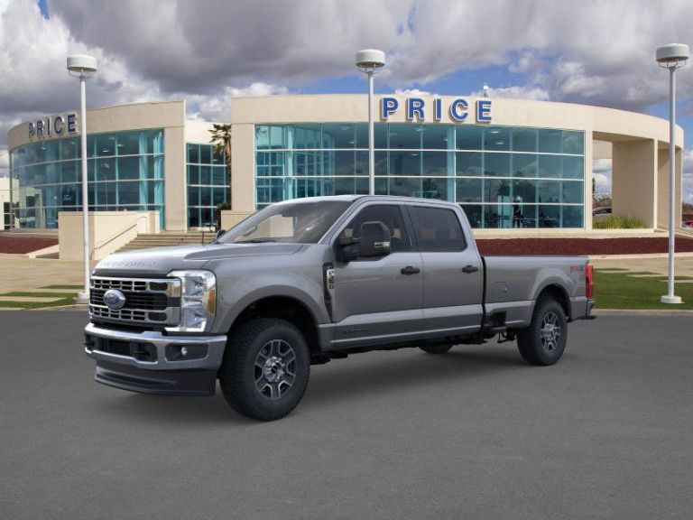 2025 Ford Super Duty F-350® XLT