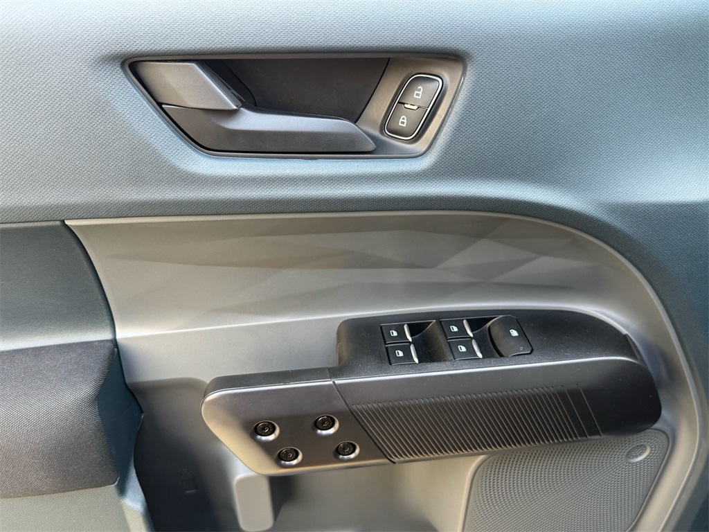 2025 Ford Maverick XL photo 4