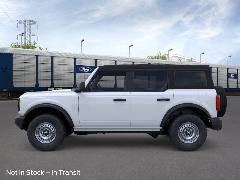 2025 Ford Bronco Base photo 3
