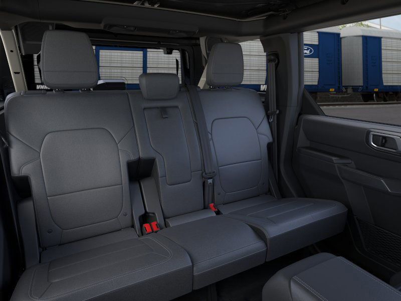 2025 Ford Bronco Outer Banks photo 4