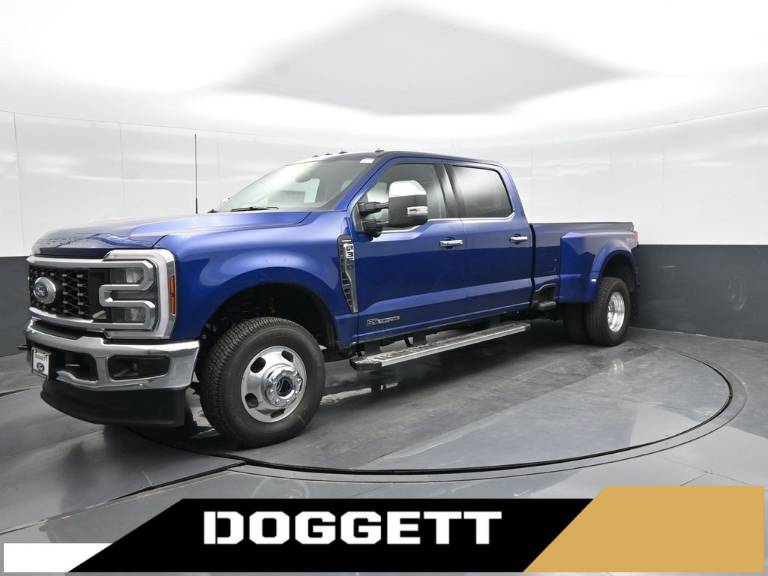 2026 Ford Super Duty F-350 DRW LARIAT