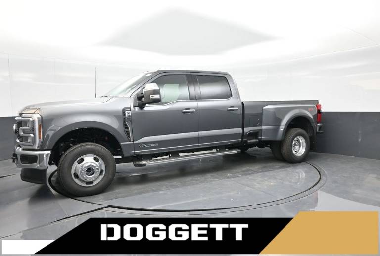 2026 Ford Super Duty F-350 DRW LARIAT