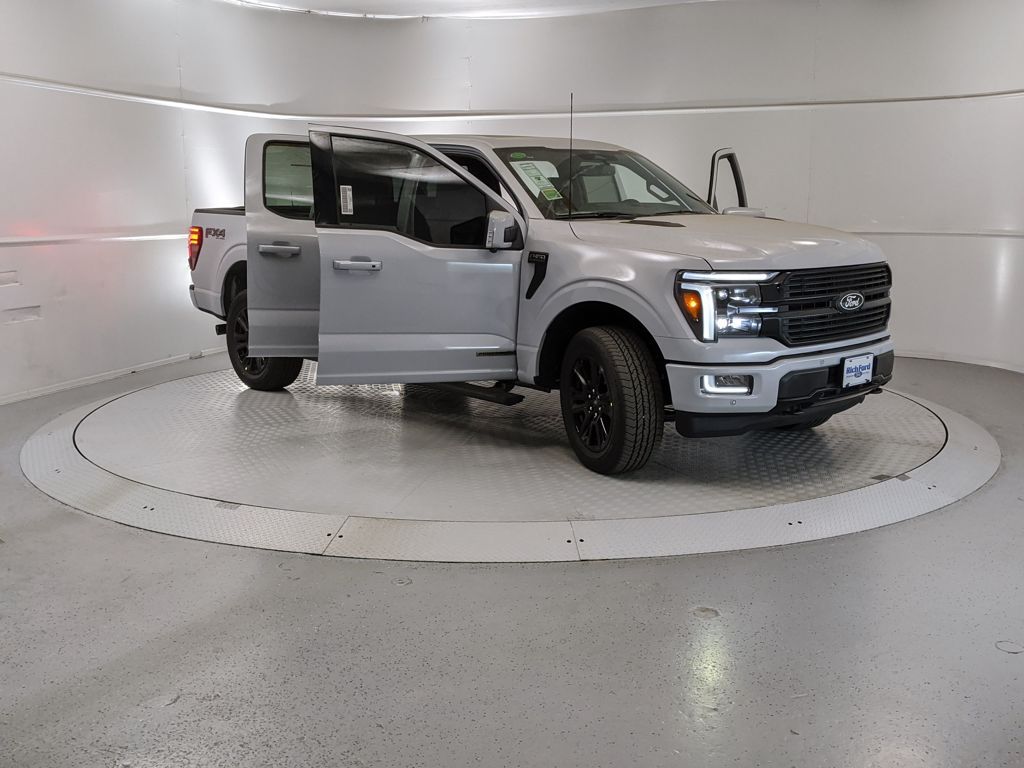 2025 Ford F-150 Platinum photo 4
