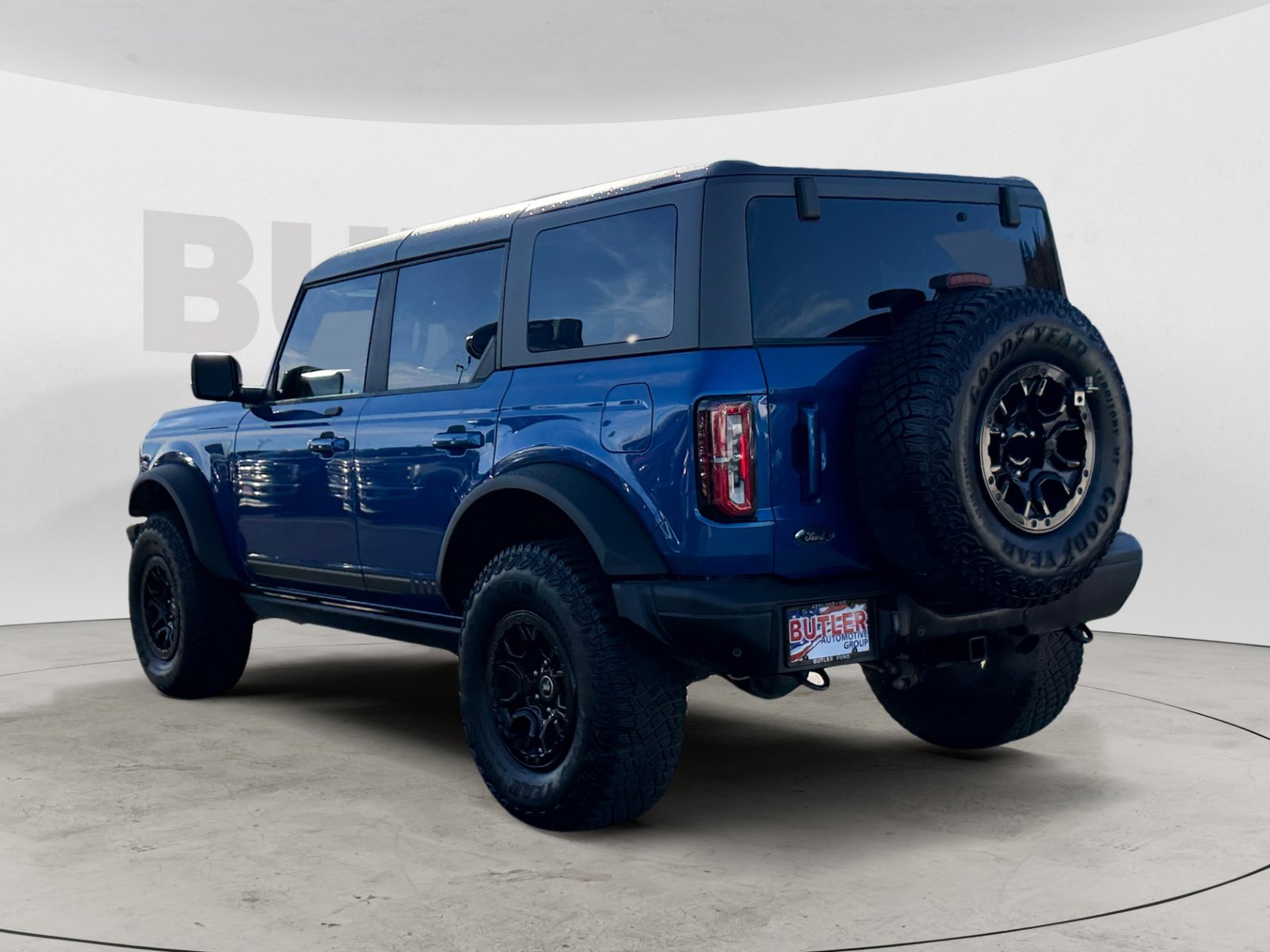 2021 Ford Bronco First Edition photo 3